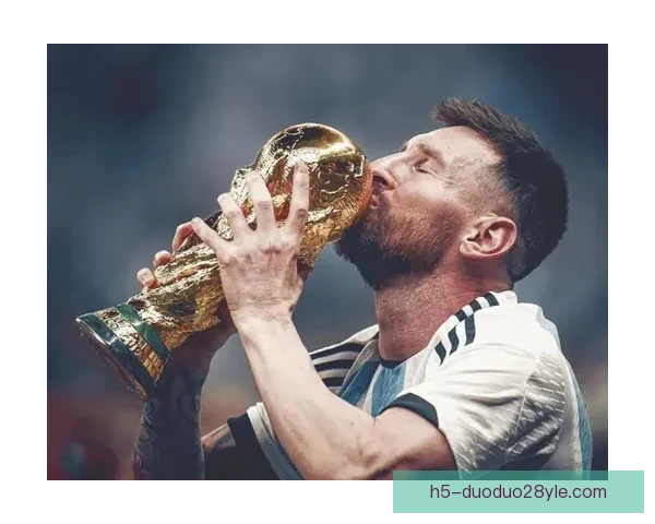 阿尔贝蒂尼：梅西外星人巴萨如王